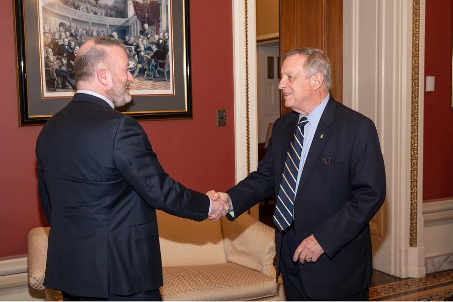 DURBIN MEETS WITH HIS STATE OF THE UNION GUEST, U.S. AMBULANCES FOR UKRAINE’S FOUNDER CHRIS MANSON